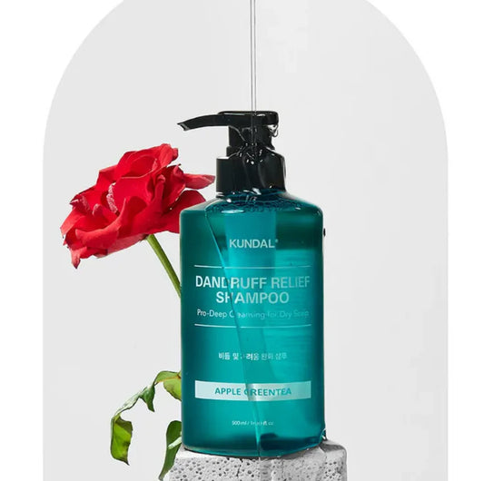 KUNDAL Dandruff Relief Shampoo (Apple Green Tea) 500ml- šampón proti lupům s vůní jablka a zeleného čaje