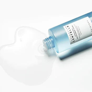 SKIN1004 Madagascar Centella Hyalu-Cica Brightening Toner  210ml - Rozjasňující pleťový toner